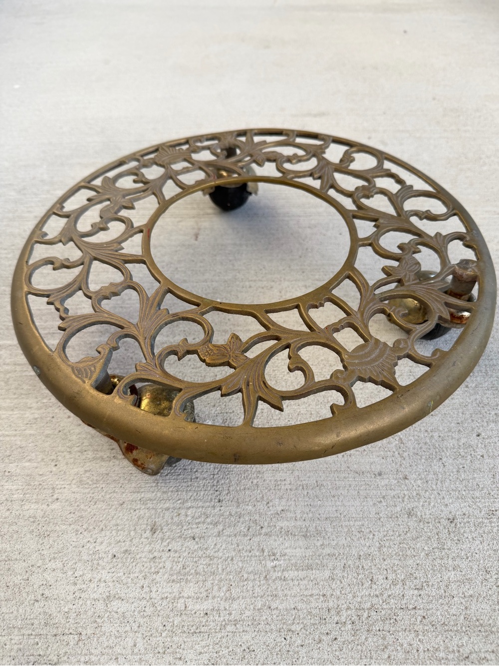 Vintage Made in India Brass Plant Caddy Rolling Trivet 13” Floral Cast Stand